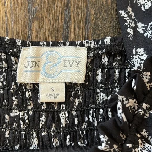 Ladies Floral Dress - Picture 4 of 5